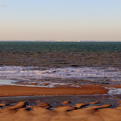 Calais Sangatte la plage et vue sur les falaises de Douvres