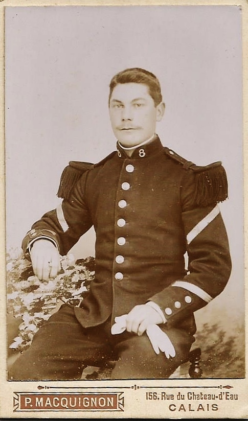 Calais soldat du 8 ri