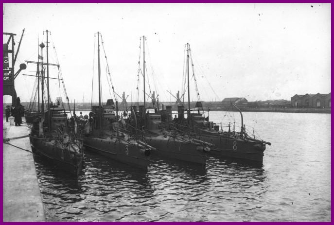 Calais 14 18 les torpilleurs de la defense mobile de calais juin 1910 encadre