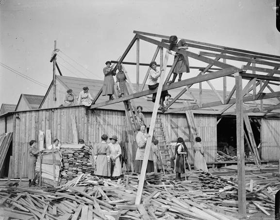Calais femmes anglaises charpentiers 14 18 pres de calais 26 juin 1918